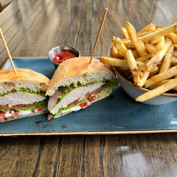 Noe Restaurant and Bar - Grilled Chicken Sandwich - Bars Near Me - Los Angeles, California Noe Restaurant and Bar - Grilled Chicken Sandwich - Bars Near Me - Los Angeles, California