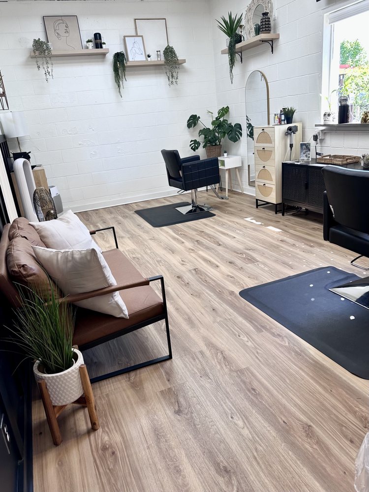 Shade Hair Studio Logo