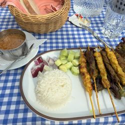 Restaurant Gruebi - Chicken satay with rice