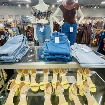 Rhapsodielle - Women's Clothing Near Me - Las Vegas, Nevada Rhapsodielle - Women's Clothing Near Me - Las Vegas, Nevada