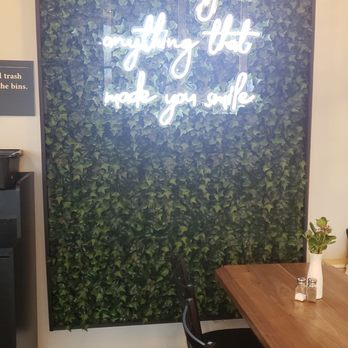 Joanie's Murfreesboro - Selfie Wall - New American Near Me - Murfreesboro, Tennessee