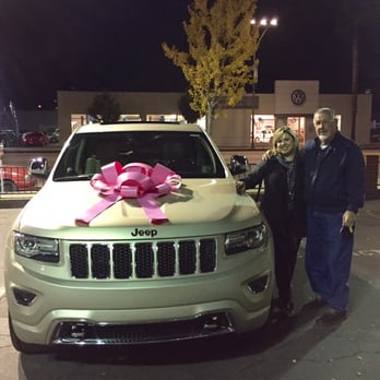 Van Nuys CDJR - Jeep Grand Cherokee Overland- fully loaded! - Car Dealers Near Me - Van Nuys, California