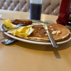 Pointer Cafe - 2 Eggs 2 Pancakes And sausage