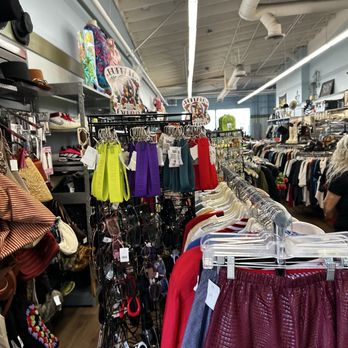 Buffalo Exchange - Used, Vintage & Consignment Near Me - Costa Mesa, California Buffalo Exchange - Used, Vintage & Consignment Near Me - Costa Mesa, California