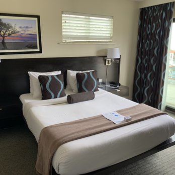 Aurora Hotel - Room 310 with view of the bay. Right next to the rooftop patio. - Hotels Near Me - Avalon, California