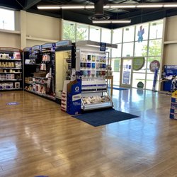 Sherwin-Williams Paint Store - Interior