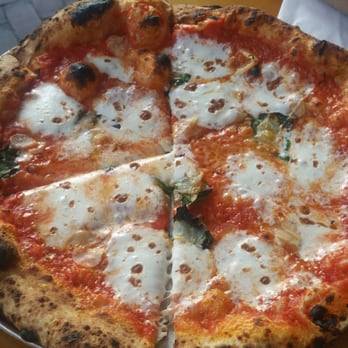 Roberta's - Mozarella, basil, garlic and parmesan - Pizza Near Me - Brooklyn, New York