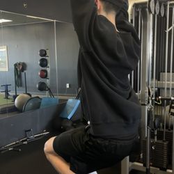 Fitness With Alexis - Dead hangs train grip and abs