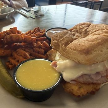 Little Wonder Cafe - Chicken corde blue - American Near Me - Richfield, Utah Little Wonder Cafe - Chicken corde blue - American Near Me - Richfield, Utah