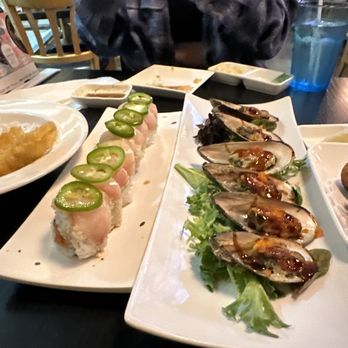 Sushi Hanashi - Hanashi Roll and Baked Green Mussels - Sushi Bars Near Me - Santa Monica, California Sushi Hanashi - Hanashi Roll and Baked Green Mussels - Sushi Bars Near Me - Santa Monica, California