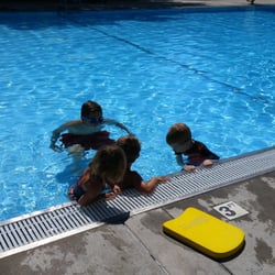 Deer Park Pool - Learning to swim like a fish, face in the water!