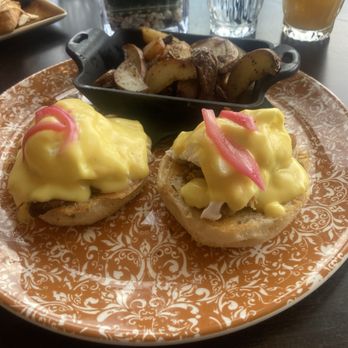 Eagle's Nest Lounge - Eggs Benedict - Lounges Near Me - Prescott, Arizona Eagle's Nest Lounge - Eggs Benedict - Lounges Near Me - Prescott, Arizona