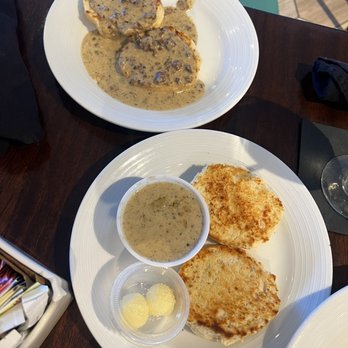 Sessions - Biscuits and gravy - American Near Me - Daytona Beach, Florida