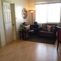 **Waiting area** Dara's service room is the door towards the left.