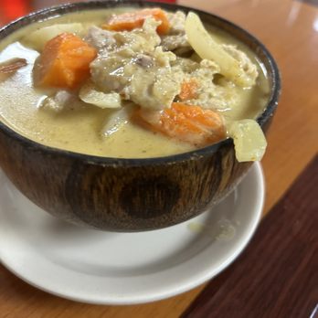 Little Thailand - Yellow curry combination - Thai Near Me - Del Valle, Texas Little Thailand - Yellow curry combination - Thai Near Me - Del Valle, Texas