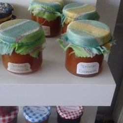 Café Pfannkuchen - Aprikose mit Rosmarin. Apricot with rosemary.