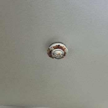 Costa Art Hotel - All the fire sprinklers in room were rusted, looked really bad. - Hotels Near Me - Laguna Beach, California