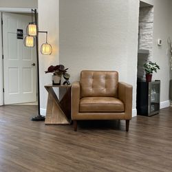 Sophia Parpia, DDS, PLLC - Waiting room.