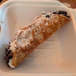 Common Grounds - Cannoli