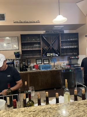 Luna Rossa Winery & Pizzeria by null