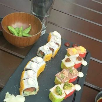 Sushisamba - Samba roll (left) very good and the yoyogi roll (right) - Asian Fusion Near Me - London, XGL