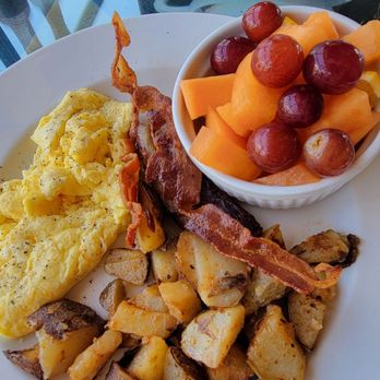 The Daily Grind Cafe - All American Breakfast [front] & Omelette w/ mushroom, spinach, cheese [back] - Coffee & Tea Near Me - San Diego, California