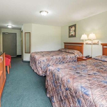 Knights Inn Bracebridge - 2 Queen Bed Room - Hotels Near Me - Bracebridge, Ontario Knights Inn Bracebridge - 2 Queen Bed Room - Hotels Near Me - Bracebridge, Ontario