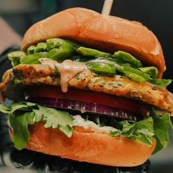 Divine Leaf Vegan - Spicy Bonzoburger