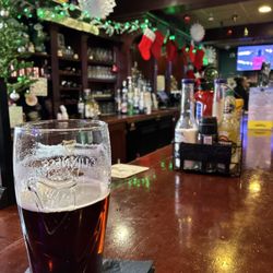 Doyle's Pub - Christmasy Smithwick's