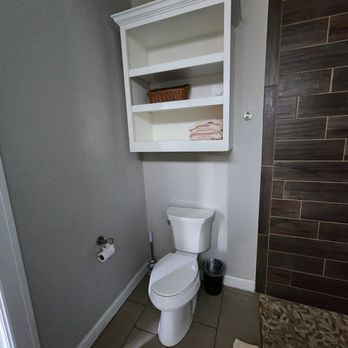 Wizard Cleaning Service - Bathroom cleaned and sanitized, ensuring every surface sparkles. - Home Cleaning Near Me - San Antonio, Texas Wizard Cleaning Service - Bathroom cleaned and sanitized, ensuring every surface sparkles. - Home Cleaning Near Me - San Antonio, Texas