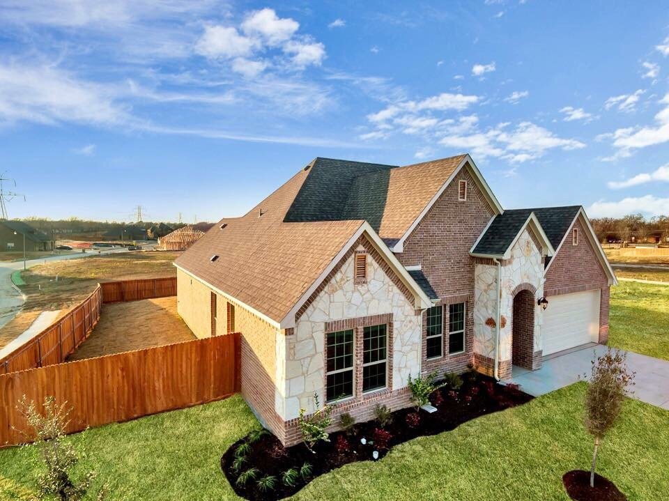 Slide of Reyes Roofing