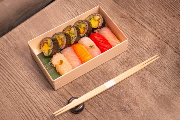 Sushi Masu by null