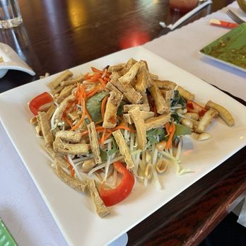 Lotus Leaf - V4. Papaya Salad Vegetarian - Vietnamese Near Me - San Leandro, California