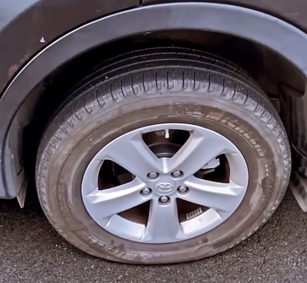 Supreme Tires, Honolulu Roadtrippers