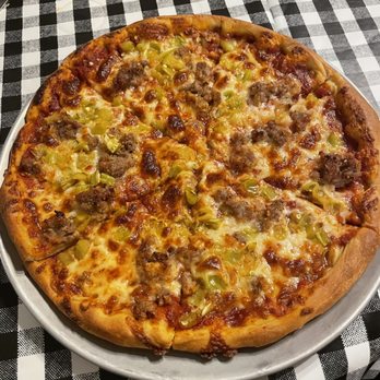 Mama Santa's - Small pizza with sausage and pepperoncini - Pizza Near Me - Cleveland, Ohio