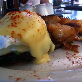 Bill's Cafe - Brunchy brunch Portebello Egg Benedict (Half Order) - American Near Me - San Jose, California Bill's Cafe - Brunchy brunch Portebello Egg Benedict (Half Order) - American Near Me - San Jose, California