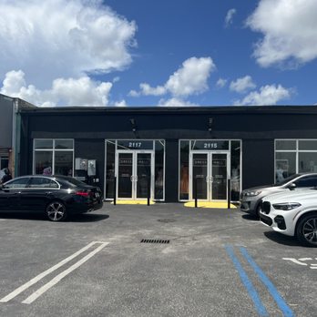 Dress Hall - Wholesale Stores Near Me - Miami, Florida Dress Hall - Wholesale Stores Near Me - Miami, Florida