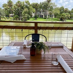 Lola's Bistro