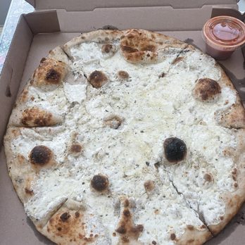 Grimaldi's Pizzeria - White with Garlic Pizza - Pizza Near Me - San Antonio, Texas Grimaldi's Pizzeria - White with Garlic Pizza - Pizza Near Me - San Antonio, Texas