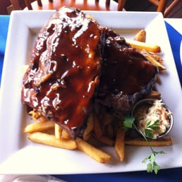 Full rack of ribs with fries