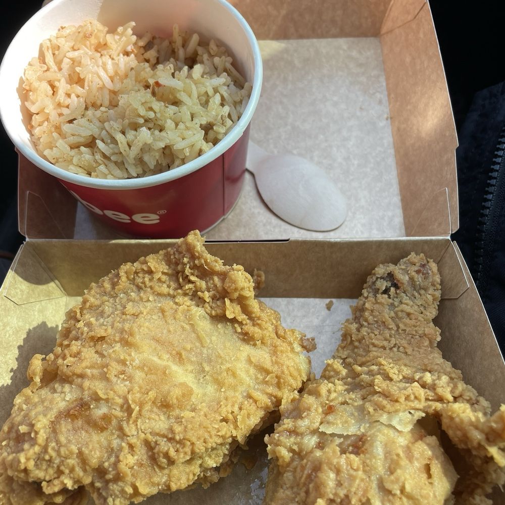 Jollibee - Fried chicken and rice - Chicken Shop Near Me - Mississauga, Alberta Jollibee - Fried chicken and rice - Chicken Shop Near Me - Mississauga, Alberta
