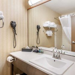 Surestay Plus By Best Western Enterprise - Guest Room Bath