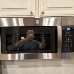 TMC Auction & Realty - Microwave