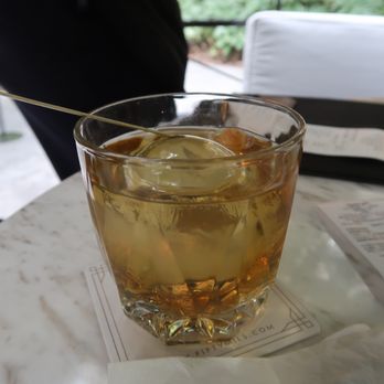 Fifty Mils - MARCO XII Macallan 12 infused with Macadamia Nut, Caramelized Nut and Orange Essential Oil with Angostura Bitter - Cocktail Bars Near Me - México, D.F., DIF