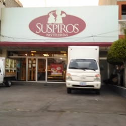 Suspiros - Fachada y camioneta de reparto