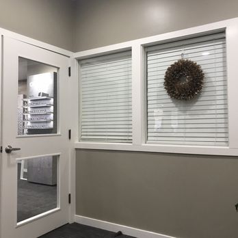 Yamada & Nishio Optometry - Waiting room - Optometrists Near Me - Sacramento, California Yamada & Nishio Optometry - Waiting room - Optometrists Near Me - Sacramento, California