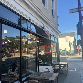 Waterfall - outside - Seafood Near Me - San Francisco, California