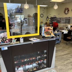 Pearl Nail Salon - Inside