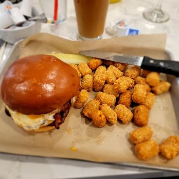 Twohey’s Restaurant - Breakfast burger with Tots - New American Near Me - South Pasadena, California Twohey’s Restaurant - Breakfast burger with Tots - New American Near Me - South Pasadena, California