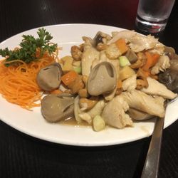 Little Yang Sing - Chicken & Cashews